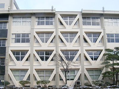 山形県立鶴岡工業高校 管理教室棟