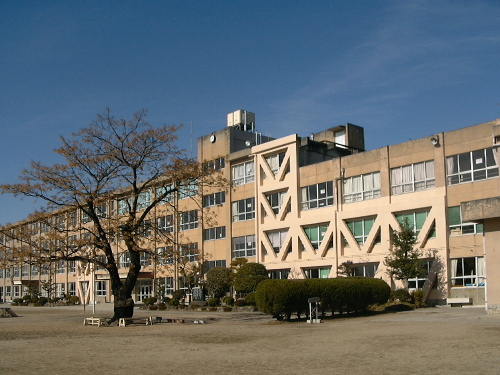 犬山市立楽田小学校