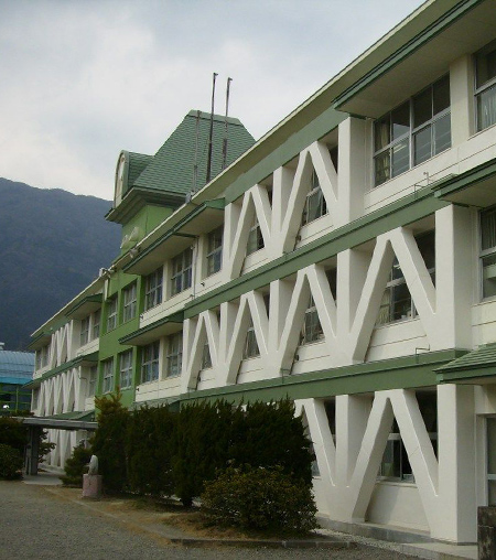 養老町立養老小学校南舎