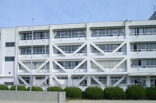 瀬戸市立幡山中学校