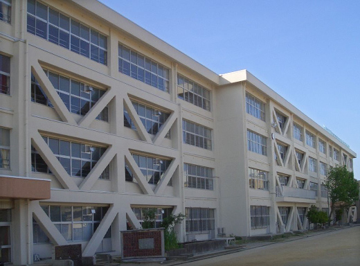 高岡市立定塚小学校