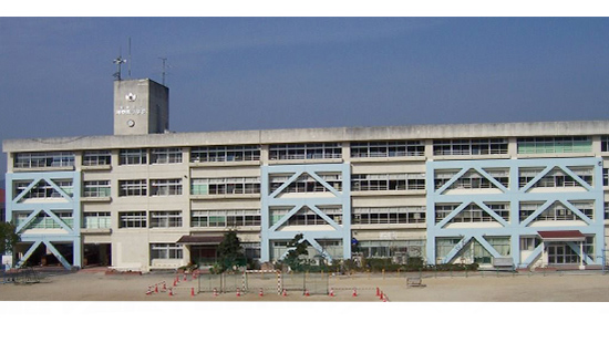 府中町立府中東小学校管理教室棟