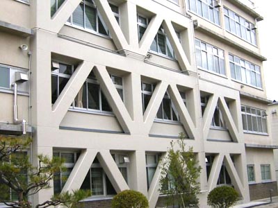 甲府看護専門学校北館