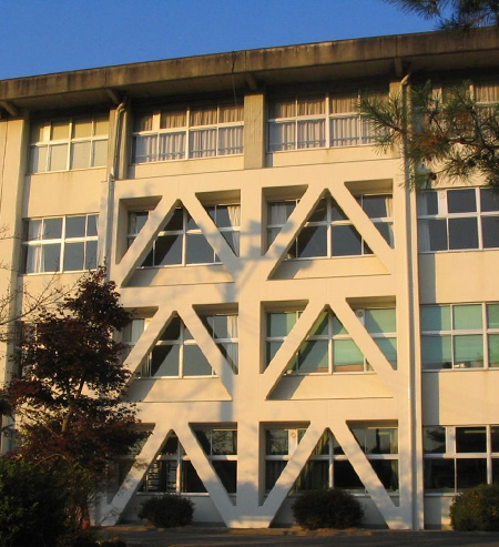 関市立関商工高等学校（商業科東館・工業科3号館）