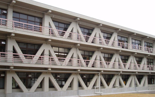 葛城市立新庄中学校