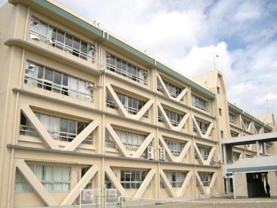 茨木市立三島中学校