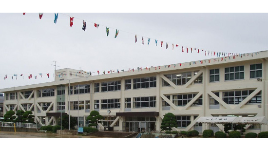 香芝市立二上小学校