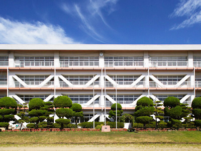 勝浦市立勝浦中学校