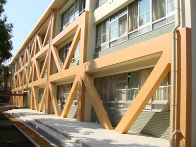 貝塚市立西小学校