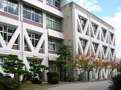 大阪府立城東工科高校2号棟