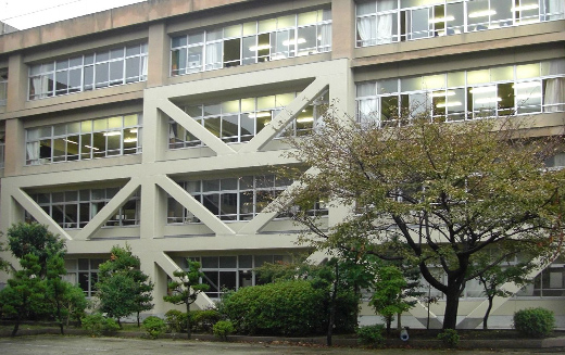 津市立橋北中学校（普通教室棟）