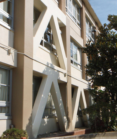 春日井市立中部中学校南館