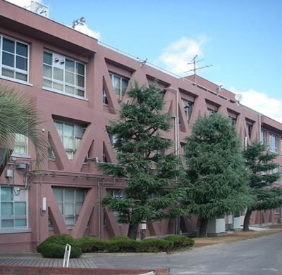 大阪府立枚方高校管理棟