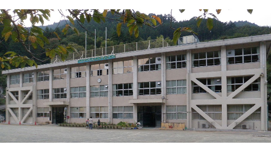 あきる野市立小宮小学校3校校舎・体育館