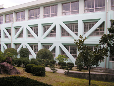 大阪府立箕面高校管理教室棟