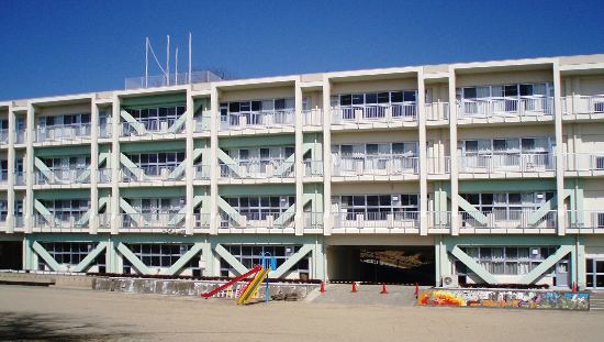 上野原市立上野原小学校