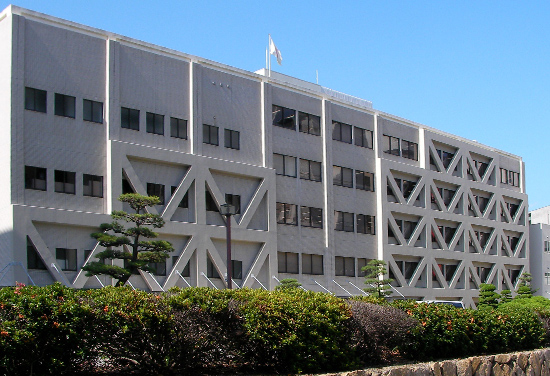 松山地方・家庭・簡易裁判所庁舎