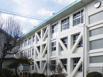 八戸市立根城小学校校舎