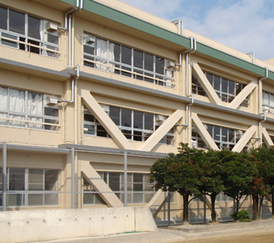茨木市三島中学校南棟
