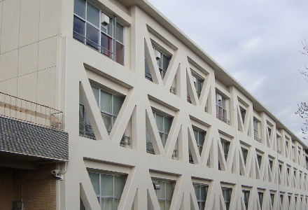 川西市立川西南中学校（南棟）