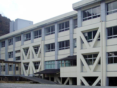 美作市立英田中学校