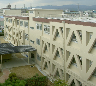 茨木市立三島小学校中棟