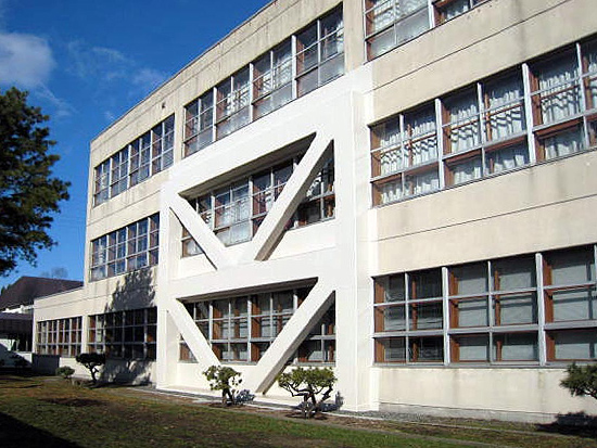 千歳市立富丘中学校