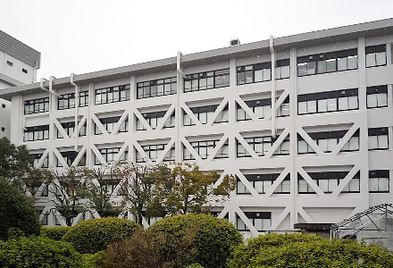学校法人近畿大学本部キャンパス22号館