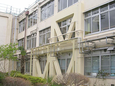 新宿区立牛込第三中学校