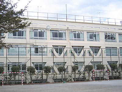 新宿区立西戸山第二中学校