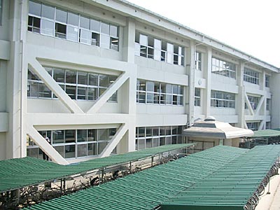 三豊市立豊中中学校