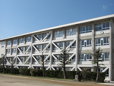 関市立旭ヶ丘中学校