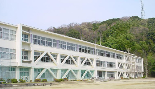 幡豆町立幡豆中学校