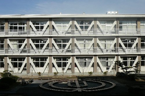 一宮市立木曽川中学校