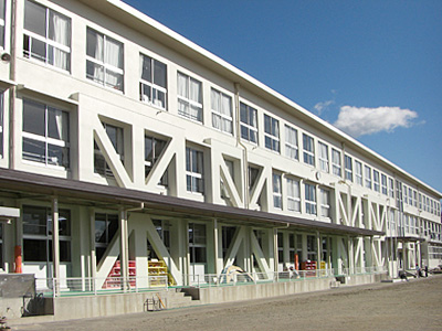 大垣市立西小学校南校舎園
