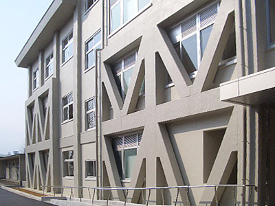 福井大学　教育地域科学部2号館