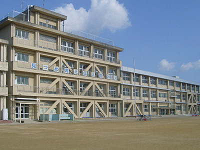 津島市立東小学校