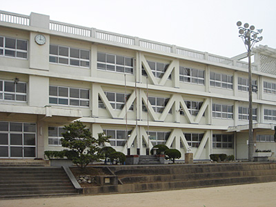 雲仙市立愛野中学校