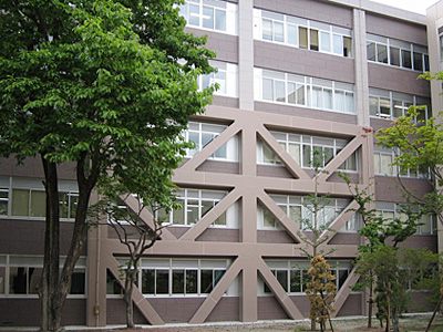 山形大学(小白川)総合研究棟(理学部1号館)
