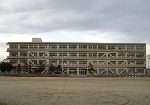 豊山町立新栄小学校