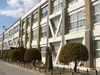 一宮市立中部中学校南舎