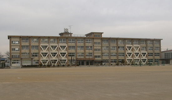 一宮市立浅井中学校南舎