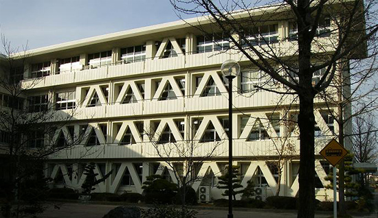 本巣市立真正中学校
