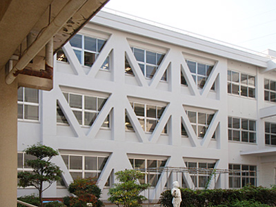 新居浜市立中萩小学校中棟