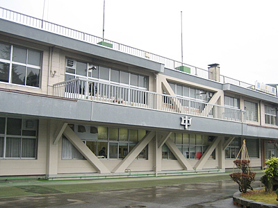 大館市立比内中学校管理棟