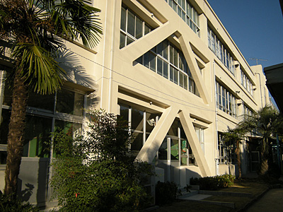 寝屋川市立啓明小学校