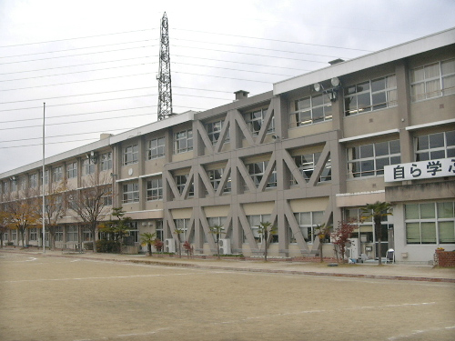 愛西市立佐屋中学校 （南校舎）
