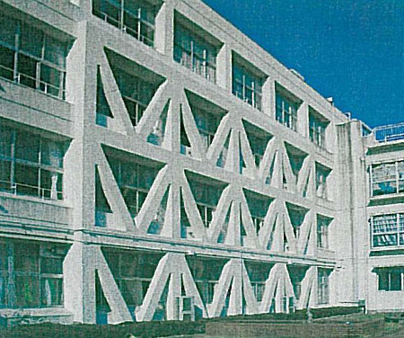 岩倉市立南部中学校北館・渡り廊下