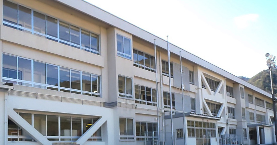 広島市立湯来中学校校舎