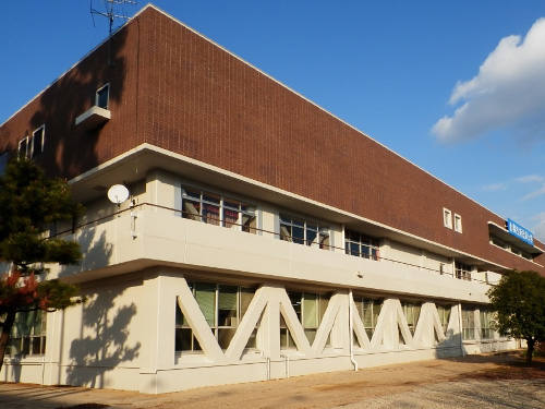 学校法人鉄鋼学園産業技術短期大学1･3号館